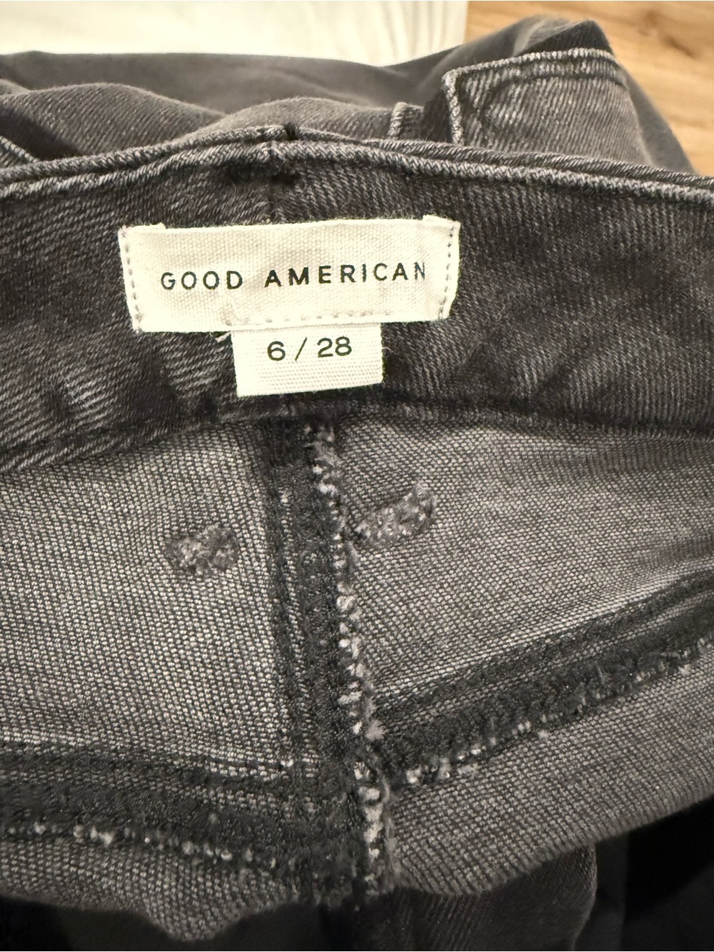 Good American Black Skinny Jeans - Picture 5 of 10